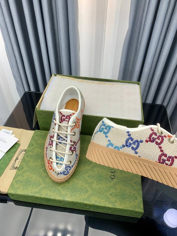 SNEAKER GG UNIQUE IN TELA BEIGE CON SUOLA SPESSA E MOTIVO