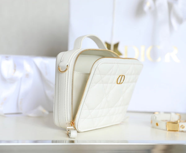 BORSA CARO BOX 19 IN PELLE DI VITELLO BIANCA