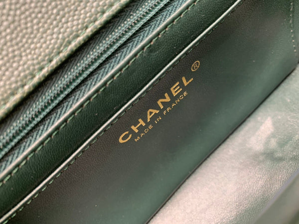 borsa con patta mini 20 cm blu scuro verde caviale hardware oro 