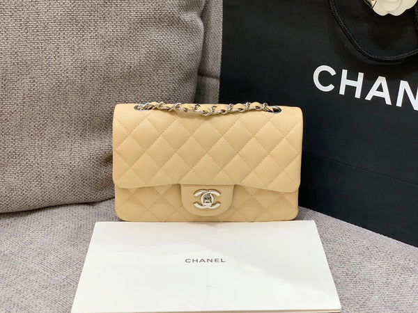 borsa con patta mini 20 cm beige caviale hardware argento 