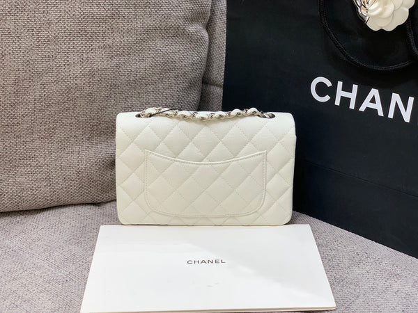 borsa con patta mini 20 cm bianco caviale hardware argento 