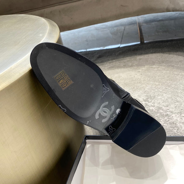 CC 25 Chain High Boots 30mm Black Calfskin 527576