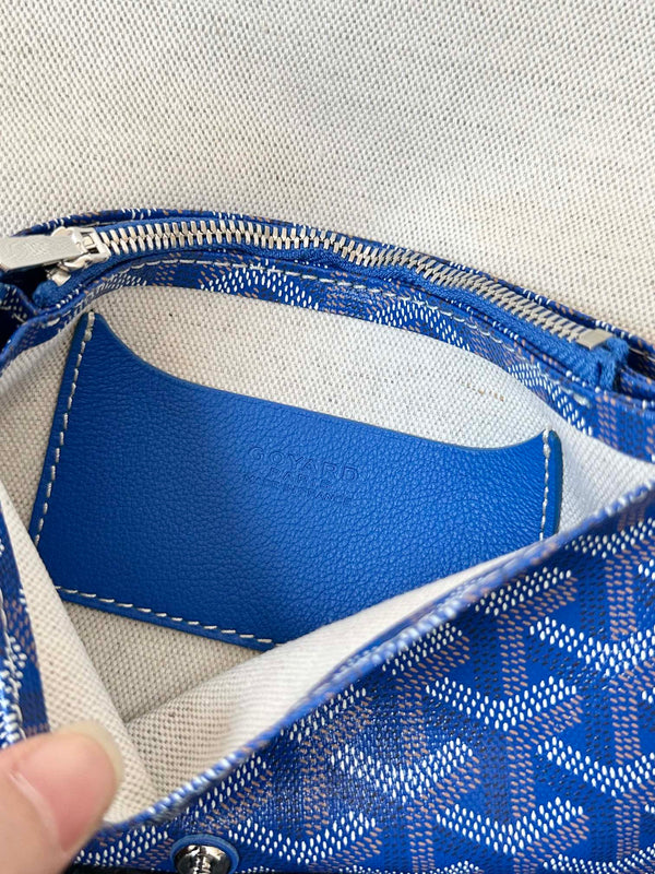PORTAFOGLIO PLUMET POCKET 20 IN TELA GOYARDINE BLU ZAFFIRO E FINITURE IN PELLE DI AGNELLO