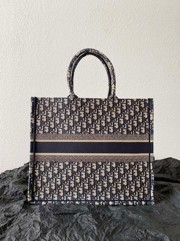 borsa porta libri grande cd 42cm in pelle di vitello con ricamo obliquo
