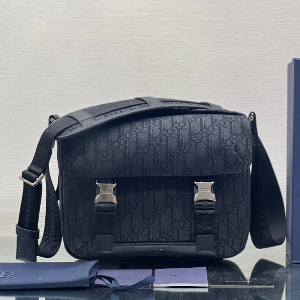 BORSA MEDIA 31 CON TRACOLLA IN JACQUARD OBLIQUO NERO E PELLE DI VITELLO