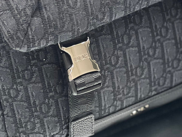 BORSA MEDIA 31 CON TRACOLLA IN JACQUARD OBLIQUO NERO E PELLE DI VITELLO