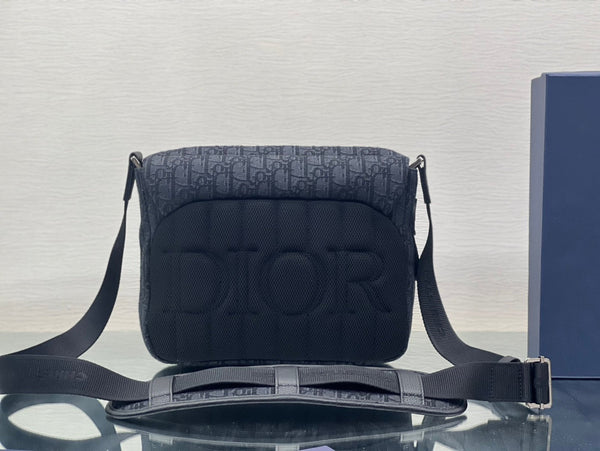 BORSA MEDIA 31 CON TRACOLLA IN JACQUARD OBLIQUO NERO E PELLE DI VITELLO