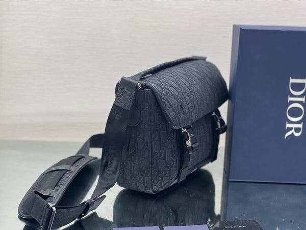 BORSA MEDIA 31 CON TRACOLLA IN JACQUARD OBLIQUO NERO E PELLE DI VITELLO