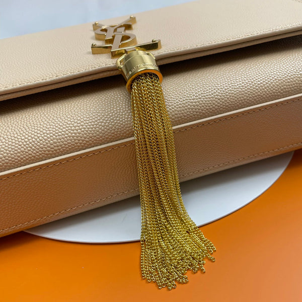 kate medium 24cm veau grainé beige métallerie dorée