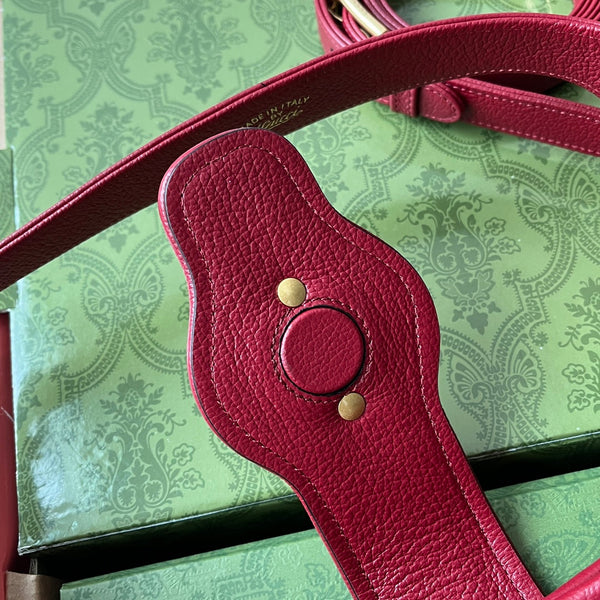 BORSA A TRACOLLA MEDIA 39 IN PELLE DI VITELLO ROSSA E FERRAMENTA ORO