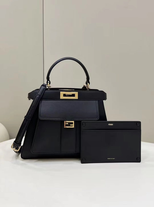 BORSA FENDI PEEKABOO 33 IN PELLE DI VITELLO NERA CON CINTURINO E FERRAMENTA ORO