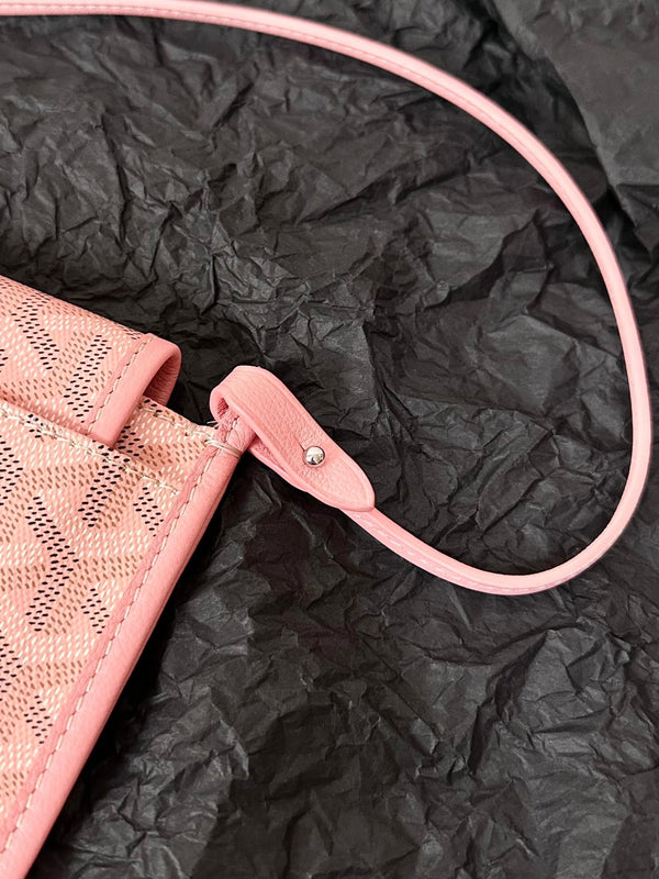 PORTAFOGLIO PLUMET POCKET 20 IN TELA GOYARDINE ROSA E PROFILI IN AGNELLO
