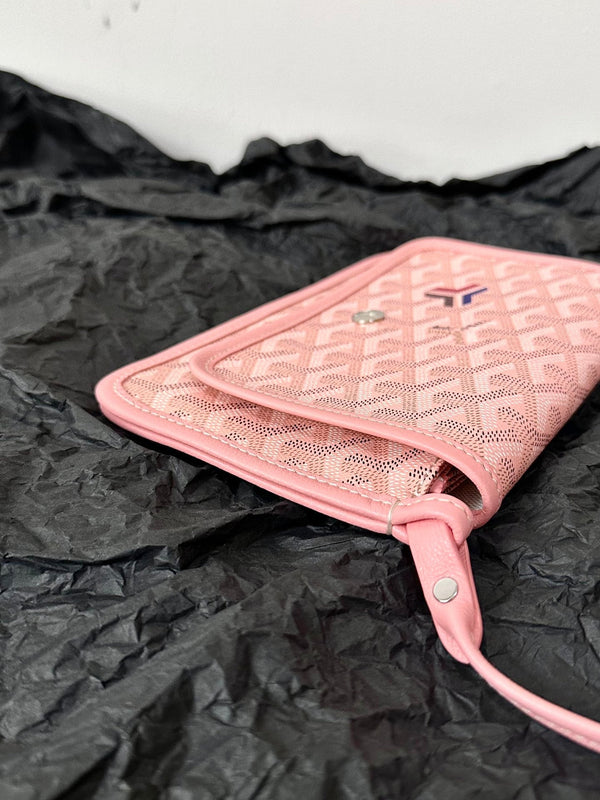 PORTAFOGLIO PLUMET POCKET 20 IN TELA GOYARDINE ROSA E PROFILI IN AGNELLO