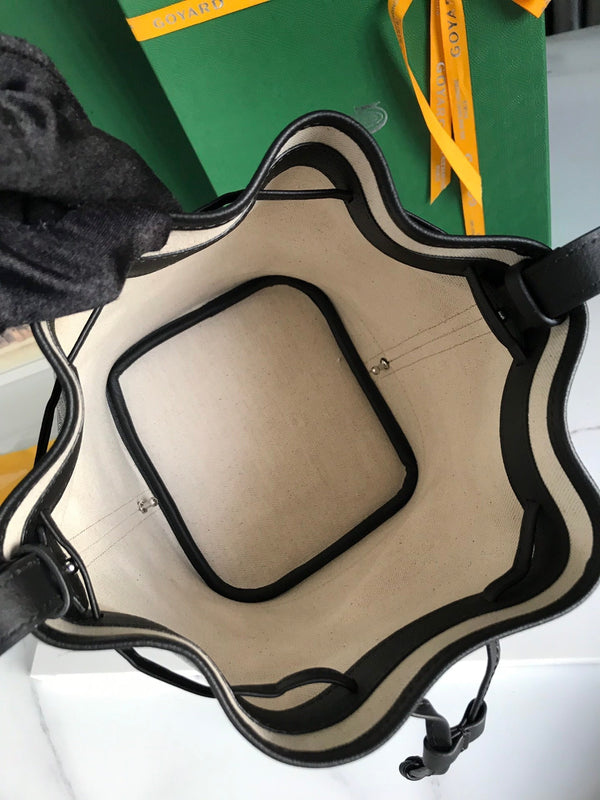 BORSA A SECCHIELLO PETIT FLOT 22 IN TELA GOYARDINE NERA E RIFINITURE IN PELLE DI AGNELLO
