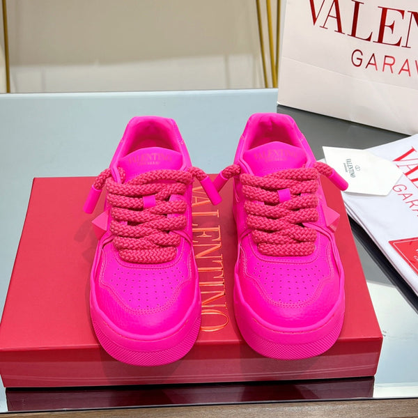 VT 2025 Garavani Sneakers Pink Cowhide 546997
