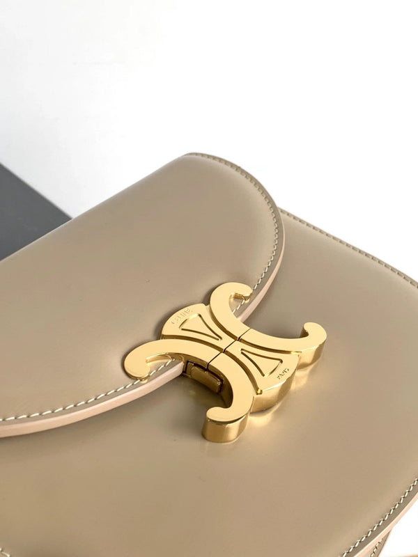 teen besace triomphe 18.5 in pelle di vitello beige con catena
