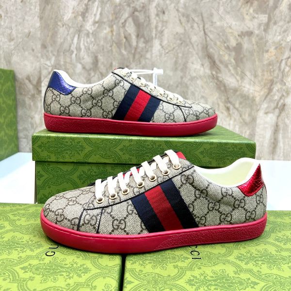 Sneaker GG ACE da uomo in tela marrone rossa 525924