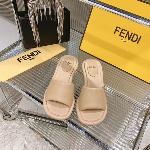 CIABATTE FENDI BAGUETTE DA DONNA IN PELLE DI VITELLO BEIGE