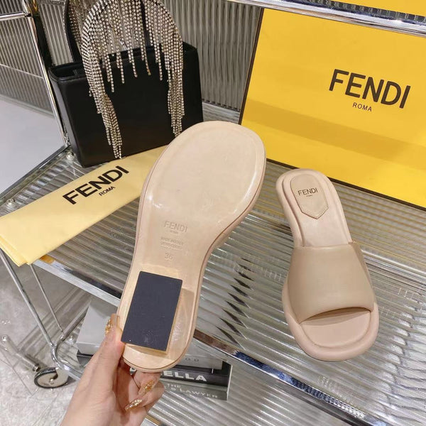 CIABATTE FENDI BAGUETTE DA DONNA IN PELLE DI VITELLO BEIGE