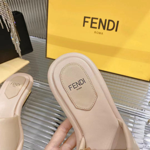 CIABATTE FENDI BAGUETTE DA DONNA IN PELLE DI VITELLO BEIGE