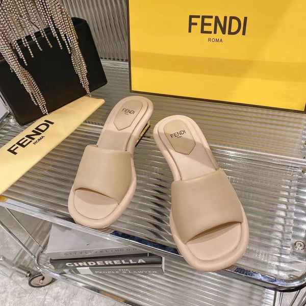 CIABATTE FENDI BAGUETTE DA DONNA IN PELLE DI VITELLO BEIGE