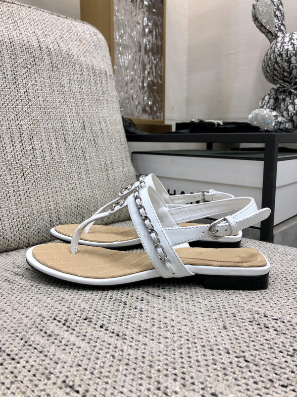 sandalo cc bianco beige trapuntato in pelle di agnello