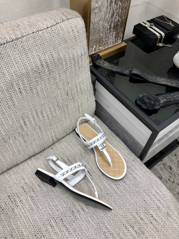 sandalo cc bianco beige trapuntato in pelle di agnello