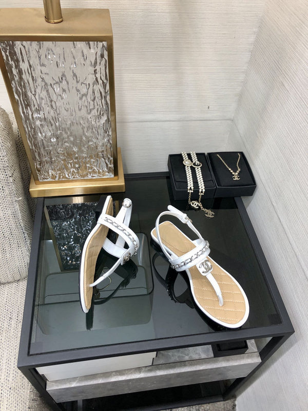 sandalo cc bianco beige trapuntato in pelle di agnello