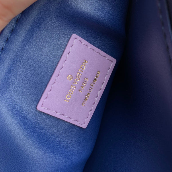coussin pm 26 cm pelle di vitello stampata monogramma viola 