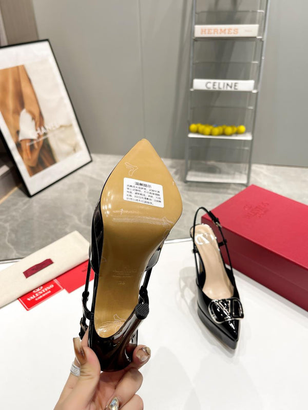 Décolleté con plateau e cinturino posteriore in pelle di vitello beige nera firmata Vlogo, 120 mm