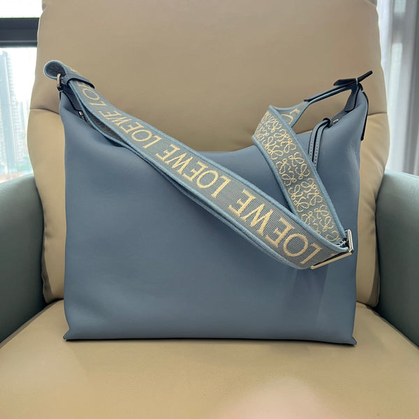 Borsa a tracolla unisex Cubi Shoulder Crossbody con cerniera e tote bag Loew in pelle di vitello liscia blu