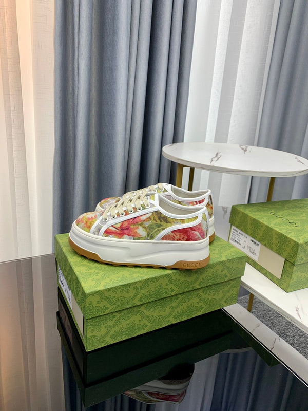 SNEAKER FLATFORM GG IN TELA CON MOTIVO A FIORI
