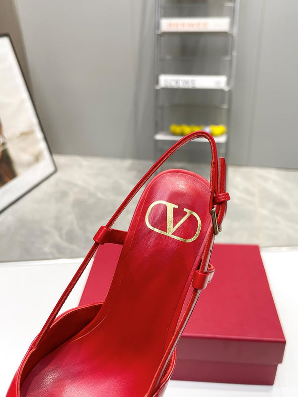 Décolleté con plateau e cinturino posteriore in pelle di vitello rossa firmata Vlogo, 120 mm