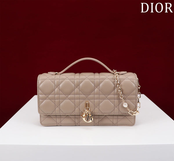 my cd mini 21 sand lambskin