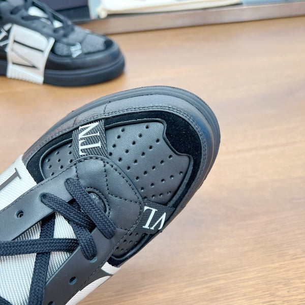 VL7N LOW-TOP BLACK CALFSKIN AND WHITE FABRIC SNEAKER WITH BANDS