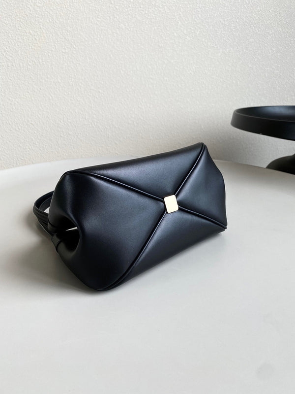 BORSA A MANO MEDIA 22 CHIAVI IN PELLE DI VITELLO NERA