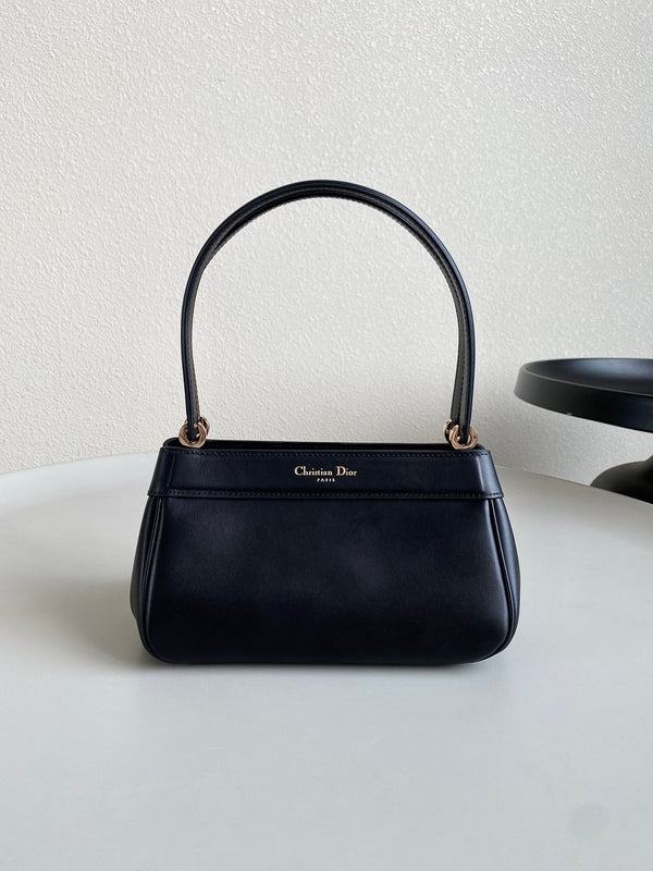 BORSA A MANO MEDIA 22 CHIAVI IN PELLE DI VITELLO NERA