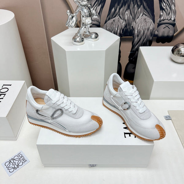 SNEAKER FLOW RUNNER IN CAMOSCIO BIANCO AVORIO E PELLE DI MONTONE