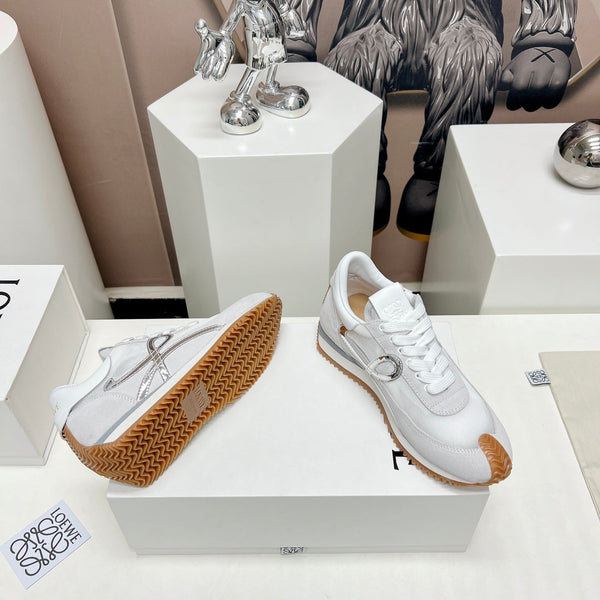 SNEAKER FLOW RUNNER IN CAMOSCIO BIANCO AVORIO E PELLE DI MONTONE