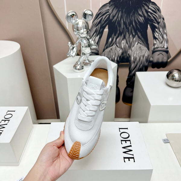 SNEAKER FLOW RUNNER IN CAMOSCIO BIANCO AVORIO E PELLE DI MONTONE