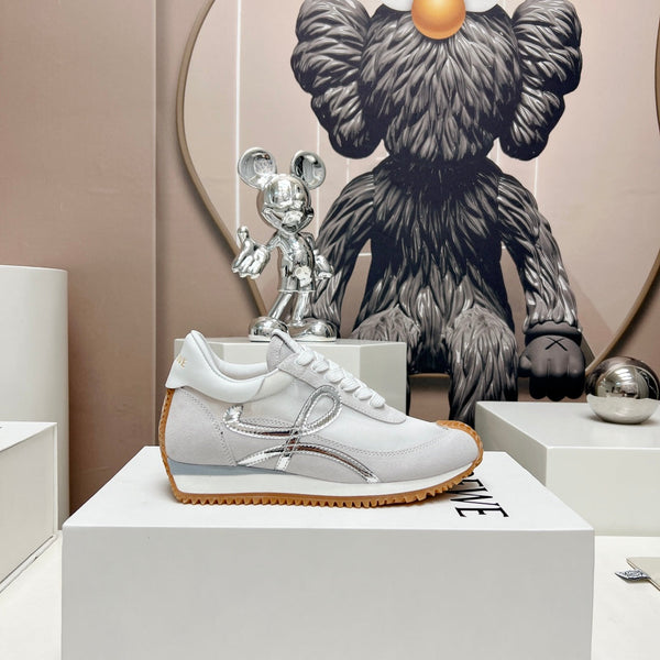SNEAKER FLOW RUNNER IN CAMOSCIO BIANCO AVORIO E PELLE DI MONTONE