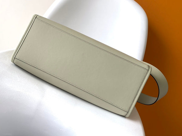 Borsa Fend Sunshine Medium 35 in pelle grigio chiaro 