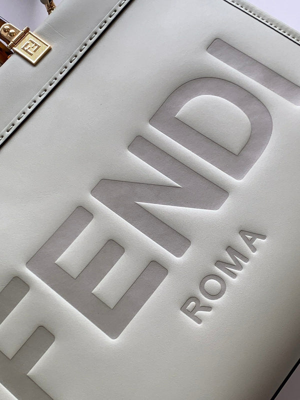 Borsa Fend Sunshine Medium 35 in pelle grigio chiaro 