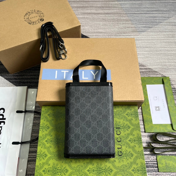 POCHETTE CON CHIUSURA GG 20 IN TELA NERA E PELLE DI VITELLO