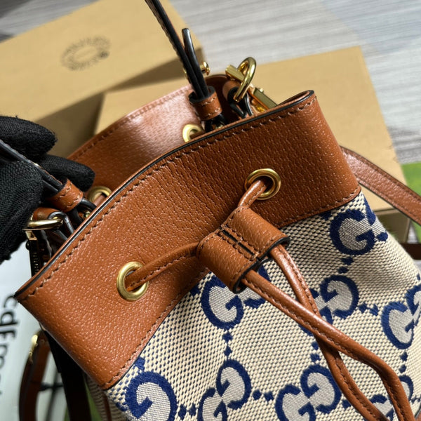 BORSA A SECCHIELLO GG OPHIDIA SMALL 26 IN TELA BEIGE E PELLE DI VITELLO MARRONE