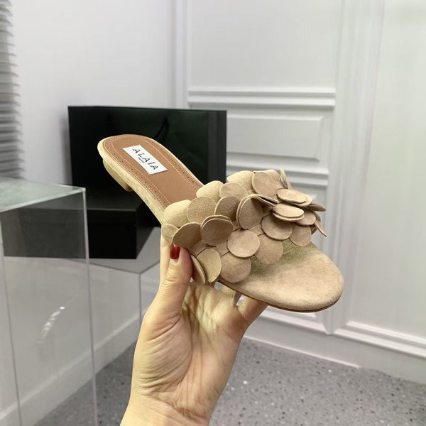 Alaia 25 Pantofole a Fiori in Pelle di Pecora Giallo Pallido 293158