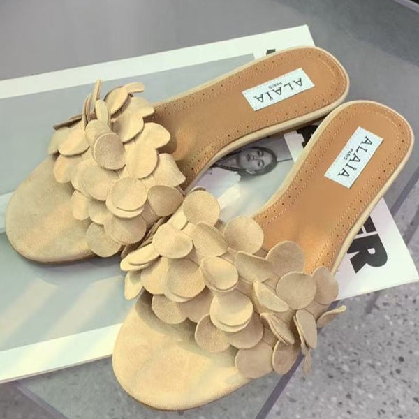 Alaia 25 Pantofole a Fiori in Pelle di Pecora Giallo Pallido 293158