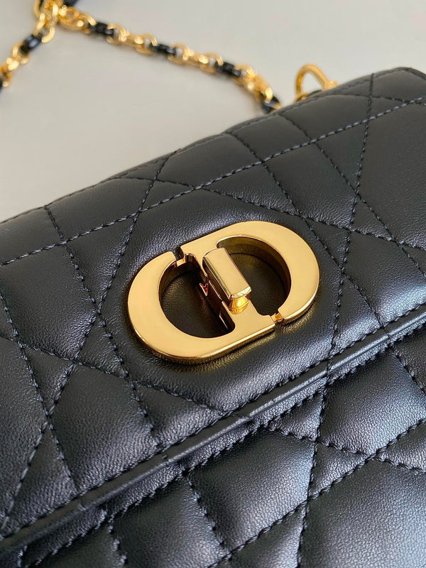MINI BORSA A CATENA 17 IN PELLE DI VITELLO NERA