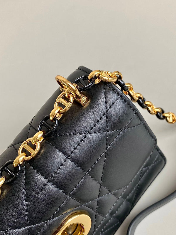 MINI BORSA A CATENA 17 IN PELLE DI VITELLO NERA