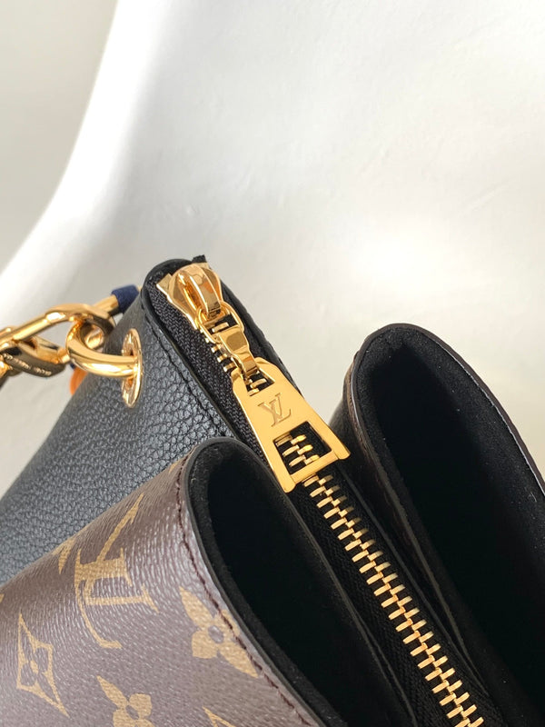 Borsa a mano LV Opéra 36 cm in tela monogramma marrone e pelle di mucca GHW